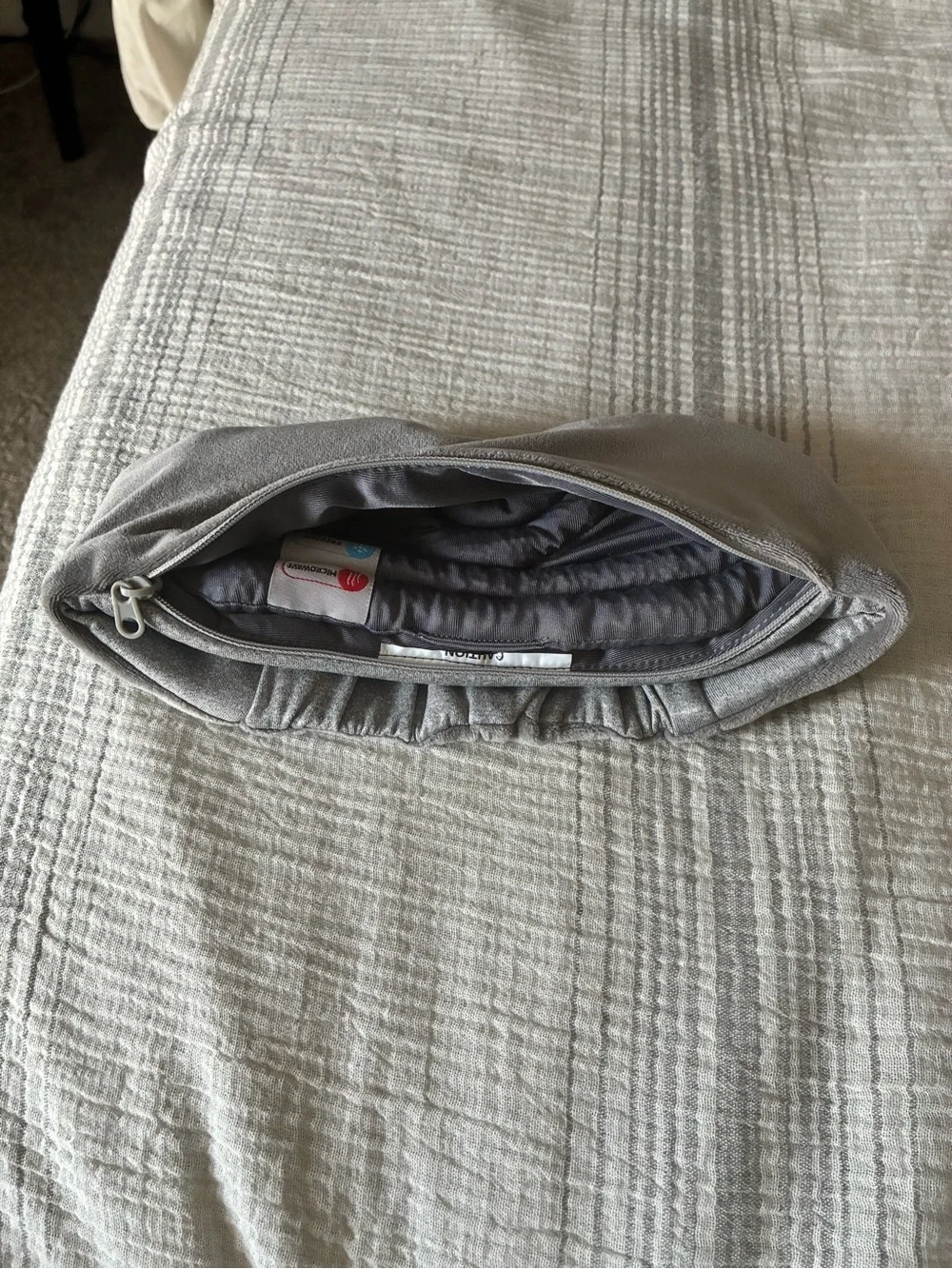✨Sharper Image Gray Hot + Cold Contoured Weighted Eye Mask